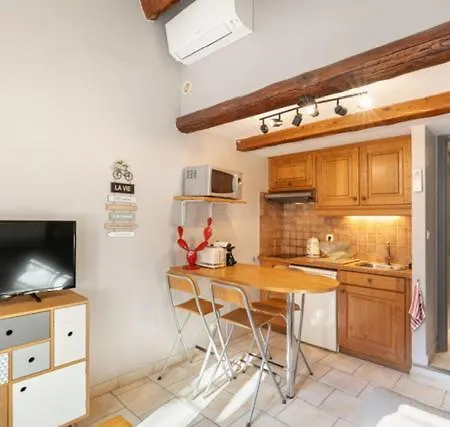 Duplex Au Coeur Du Vieil Antibes, Le Jamesy アパート *