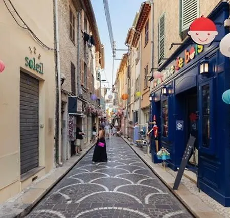 Duplex Au Coeur Du Vieil Antibes, Le Jamesy *