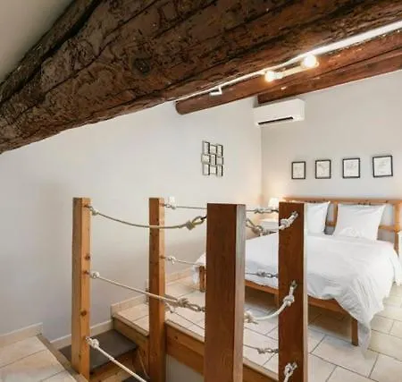 Duplex Au Coeur Du Vieil Antibes, Le Jamesy