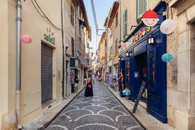 Duplex Au Coeur Du Vieil Antibes, Le Jamesy *